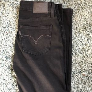 Levi solid black straight legged jeans